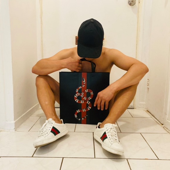 Meet your Posher, Arnie - Picture 1 of 1